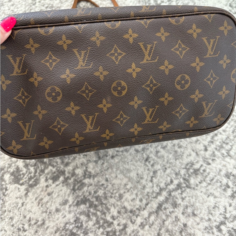 Louis Vuitton Monogram Neverfull MM Tote - Picture 2 of 15